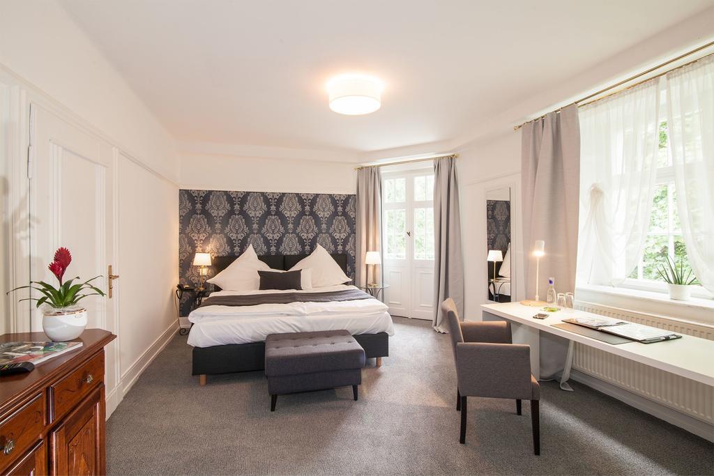 Hofgut Dippelshof Hotel- Und Restaurant Kg Mühltal Extérieur photo