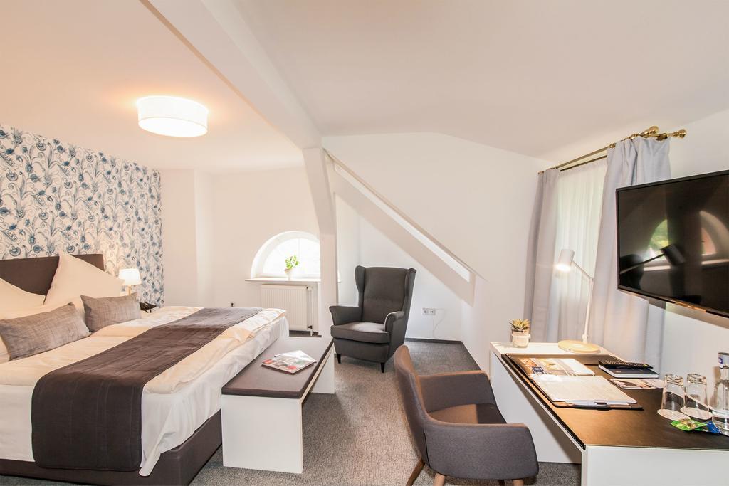 Hofgut Dippelshof Hotel- Und Restaurant Kg Mühltal Extérieur photo