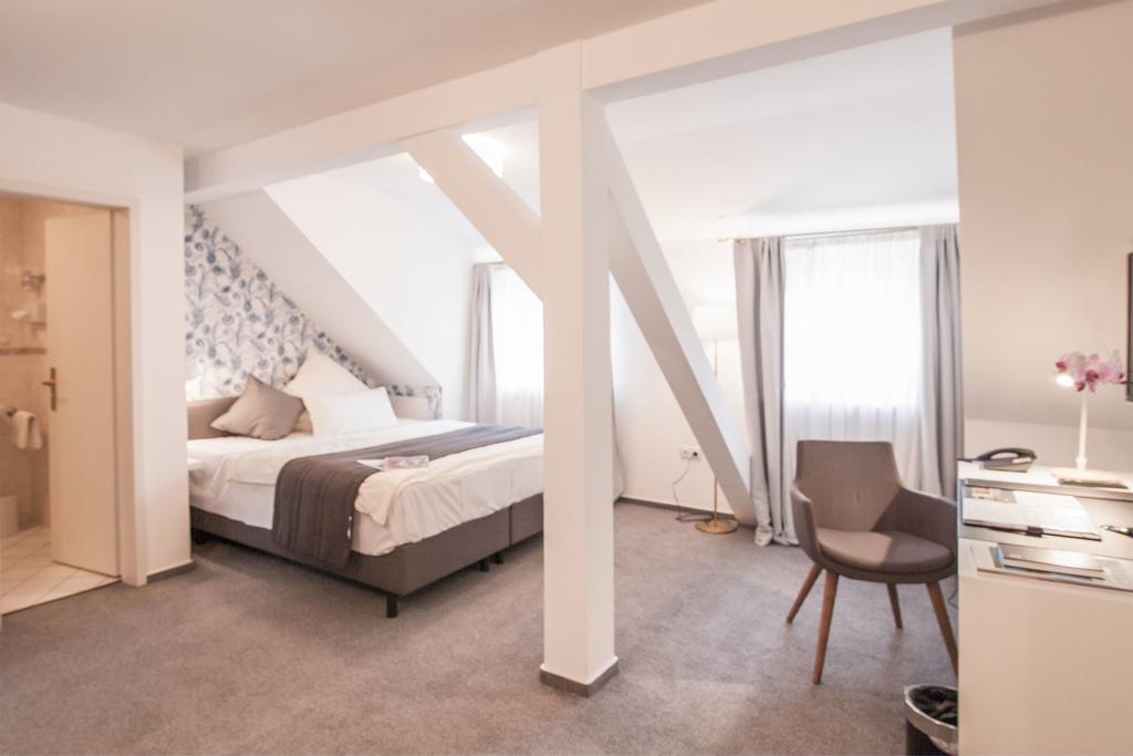 Hofgut Dippelshof Hotel- Und Restaurant Kg Mühltal Extérieur photo